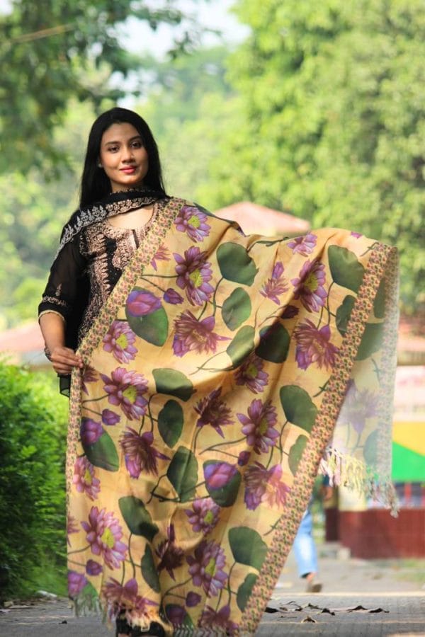 WEB_S021 (A) Digital Print Woolen Shawl - S021