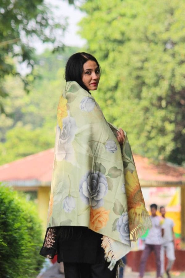 WEB_S026 (B) Digital Print Woolen Shawl - S026