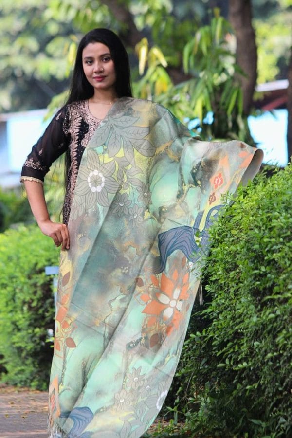 WEB_S030 (A) Digital Print Woolen Shawl - S030